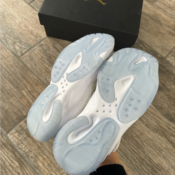 Brand New Air Jordan 11 CMFT Low Kids sneakers - Picture 5 of 8